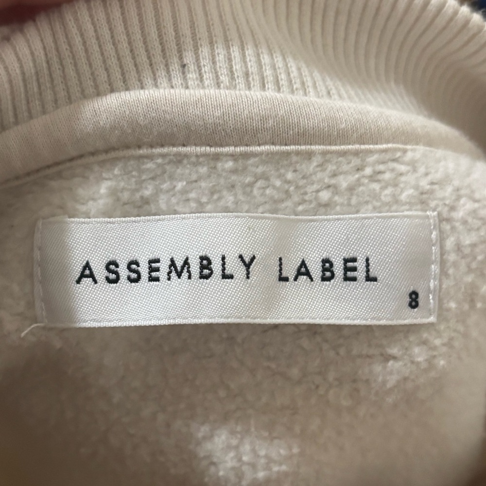 Assembly Label White Sweatshirt - Picture 4 of 4